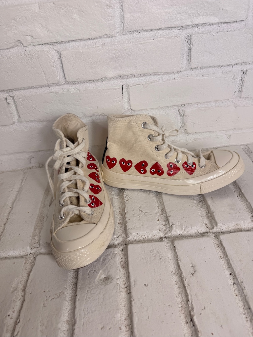 Comme des Garçons PLAY x Converse Chuck Taylor‎ 70 High Top Hearts
